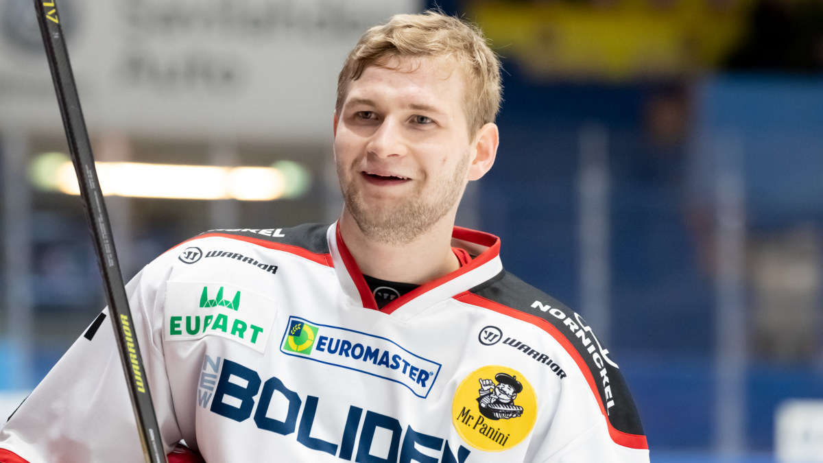 Ett pinfärskt finländskt NHL-kontrakt klart – Ässät-back åker till Edmonton: ”Nu känns det onekligen läckert”