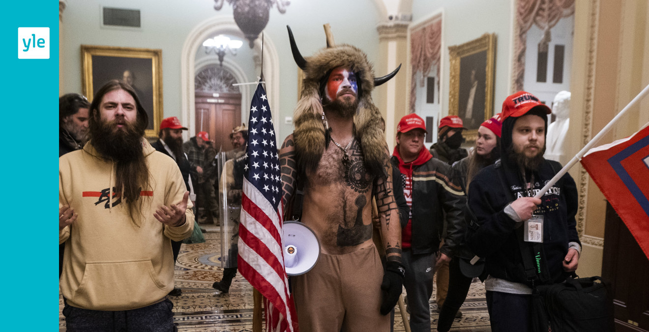 Qanon-schamanen erkänner brott efter stormningen av Kapitolium – besviken över att Trump inte benådade honom - Vimarsana News
