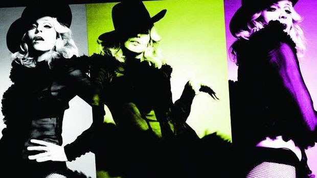 Give it to me ремикс. Мадонна give it 2 me. Madonna give it 2 me feat. Pharrell. Madonna give it. Мадонна Гиви ту ми.