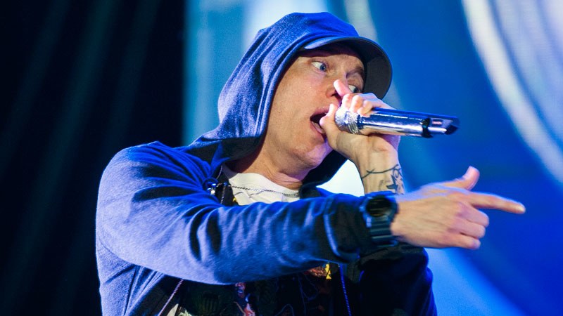 Eminem on tärkein artisti suomalaisille nuorille aikuisille – kerromme,  mikä tekee räppärin musiikista niin poikkeuksellista | YleX 