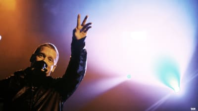 Svenskfinlands mest framgångsrika hip-hop-artist Redrama uppträdde på Musik & Talangs turné i Borgå,