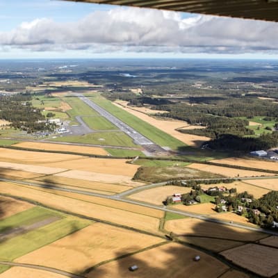 Till höger eller öster om flygplatsen planeras Giga vaasa området.