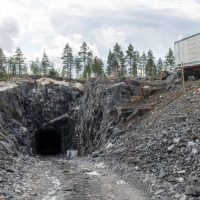 Ingång till en gruva i Syväjärvi.
