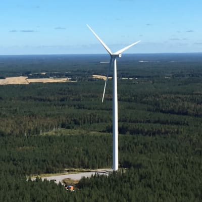 Kuvassa tuulivoimala wpd:n Mäkikankaan tuulipuistossa Pyhäjoella