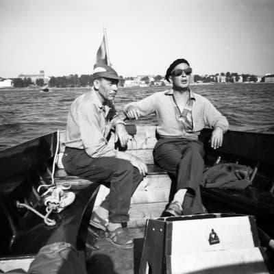 Olav Bäckman och Alfred Blomqvist med Vasa i bakgrunden 1959.