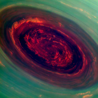 Pyörremyrskyn keskus Saturnuksen pohjoisnavalla 