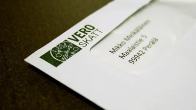 Ett kuvert med texten Vero Skatt och skattemyndighetens logotyp.