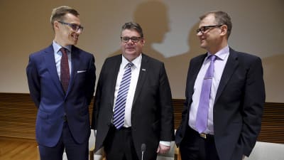 Partiledarna Alexander Stubb, Timo Soini och Juha Sipilä.