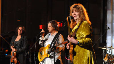 The Raincoats med Kathleen Hanna år 2010.