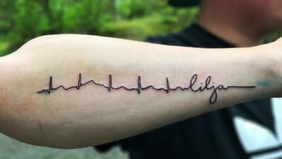 Tatuering: Liljas hjärtkurva