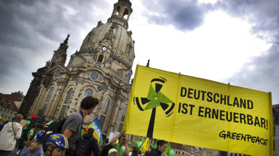 Tyska antikärnkraftsdemonstraner i Dresden i Tyskland