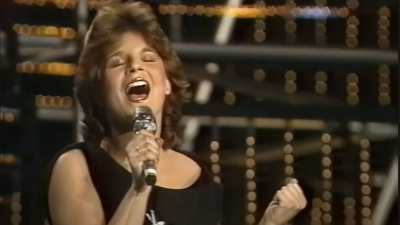 Carola Häggkvist uppträder i Eurovision song contest 1983.