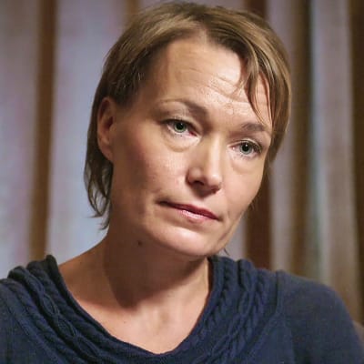 Linda Karlström från Kronoby är en ledande gestalt inom antivaccinationsrörelsen i Norden.