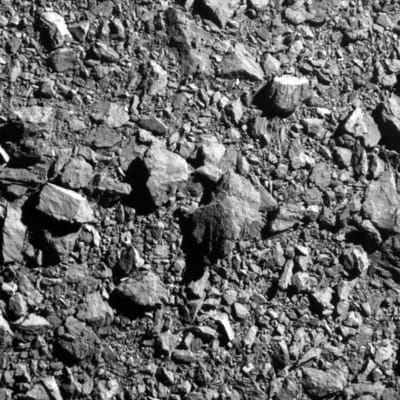 Asteroidin pintaa Nasan DART-luotaimen kuvaamana. 