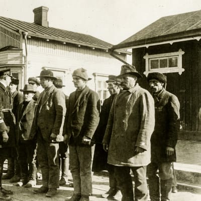 Röda fångar i Ekenäs 1918.