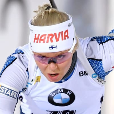 Mari Eder åker skidor i världscupen.