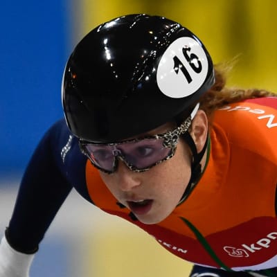 Lara van Ruijven skrinnar.