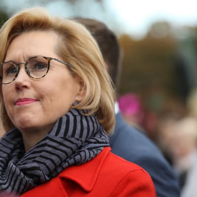 Tuula Haatainen ilmastolakko -mielenosoituksessa