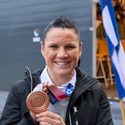 Mira Potkonen juhlii Nokialla olympiamitaliaan