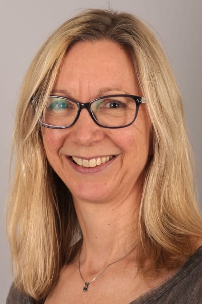 Bild på litteraturvetaren Elisabeth Oxfeldt.