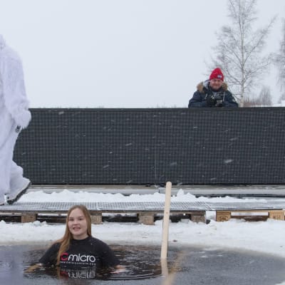 Nea Noora Höynälä avannossa