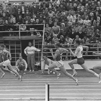 Miesten 400 metrin Ruotsi-ottelujuoksu Olympiastadionilla 1960-luvulla 