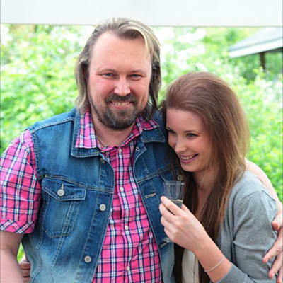 Jennin ja hänen isänsä tarina kerrotaan SuomiLOVEn verkkosivuilla.