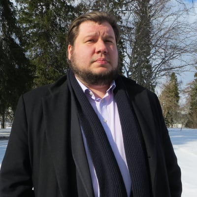 Ohjaaja Joonas Berghäll.