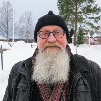 Eläkkeelle jäävä kirkkoherra Seppo Ojala