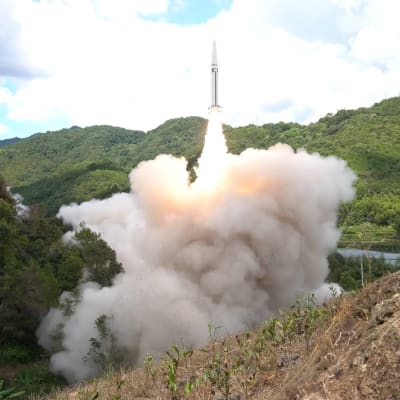 Kinesisk missil avfyras