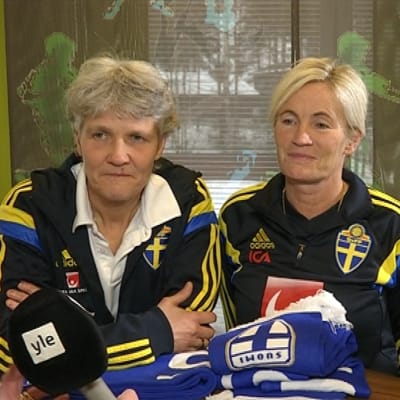 Damfotbollsprofilerna Pia Sundhage, Lilie Persson och Marika Domanski Lyfors i februari 2015