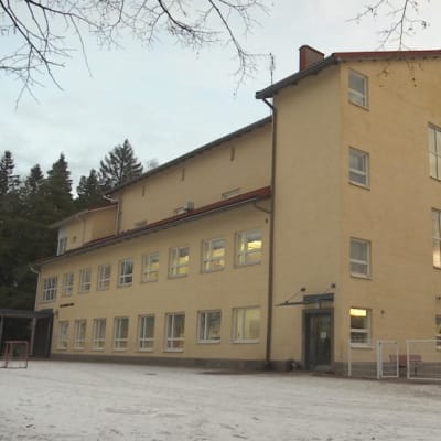 Haapahuhdan koulu Riihimäellä. 