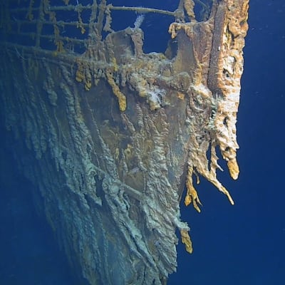 Titanicin hylyn keulameren pohjassa.
