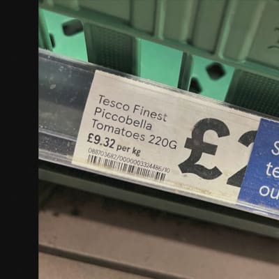 Tom grönsakshylla i supermarket i Storbritannien.