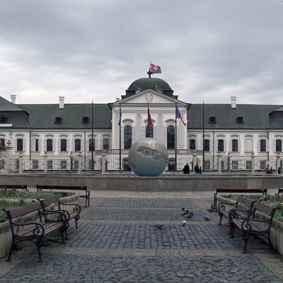 Presidentin linna Slovakian pääkaupungissa Bratislavassa. 