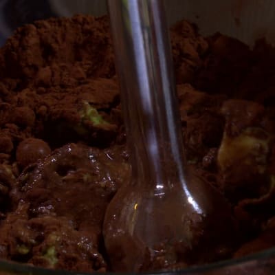 Mixa chokladmoussen slät.