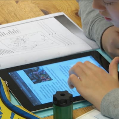 Tablettien ja älypuhelinten säitelystä ja niiden terveysvaikutuksista ei ole vielä tutkimustietoa.