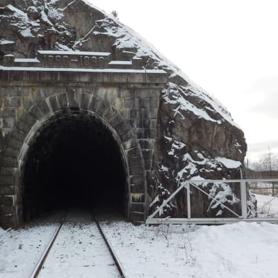 En av tunnlarna i Skuru hamn i Åminnefors i Raseborg