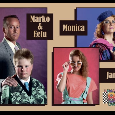 Marko, hänen poikansa Eetu ja Jane ja Monica poseeraavat fanijulisteessa.