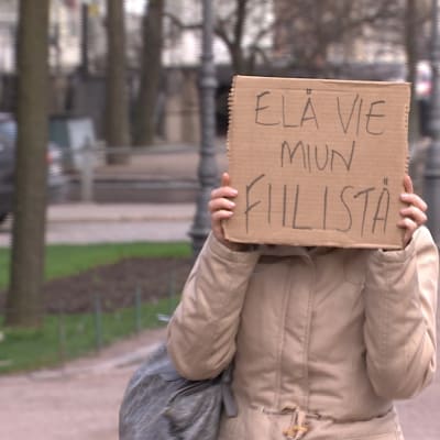 Elä vie miun fiilistä -kyltti