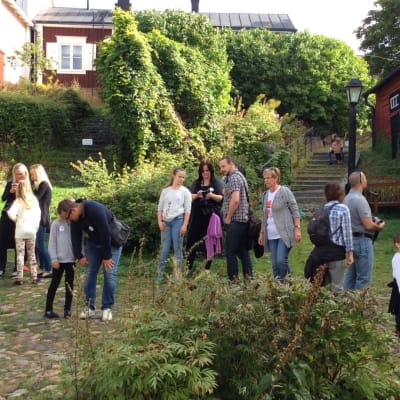Familjebloggare besöker gamla stan i Borgå.