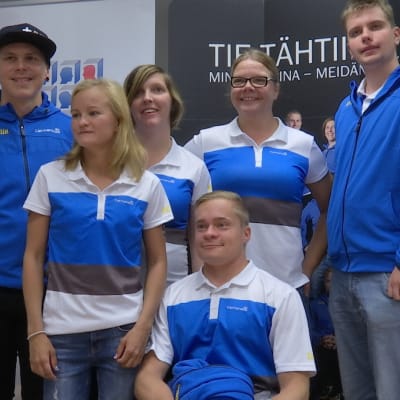 Sex av tolv idrottare som ingår i paralympiska kommitténs idrottarpool i programmet Tie tähtiin. september 2015.