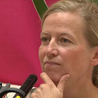 Säveltäjä ja äänisuunnittelija Sanna Salmenkallio Musiikin voiman haastattelussa.