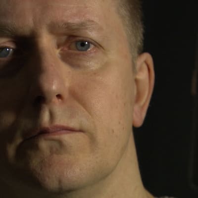 Niklas Åkerfelt tolkar Lars Huldéns dikt
