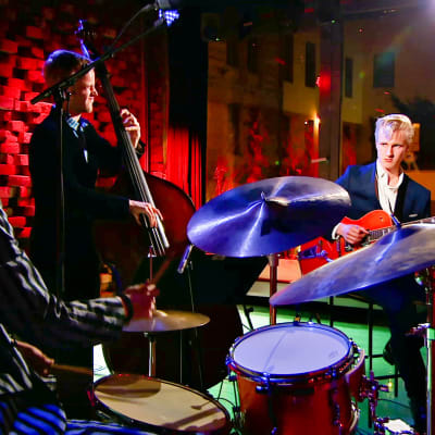 Jazztrio Milo & Moses soittaa G Livelabissa Helsingissä