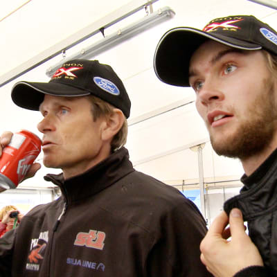 Marcus och Niclas Grönholm mellan racen.