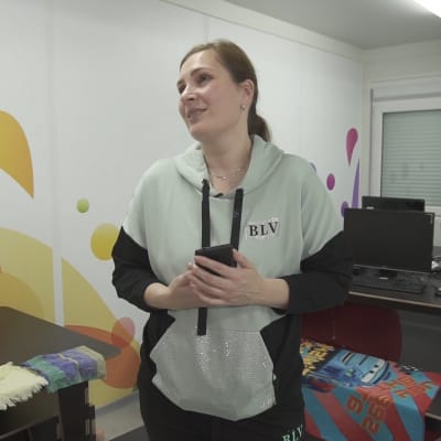 Ukrainalainen nainen moduulitalossa