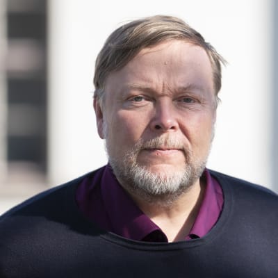Toimittaja, kirjailija Markus Leikola
