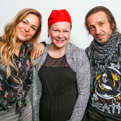 Mirkka Paajanen, Inari Tilli ja Jarkko Martikainen puolilähikuvassa