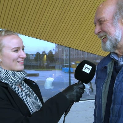 Petra Laiti intervjuar finländare på gatan om vad dom vet om samerna i Finland. 